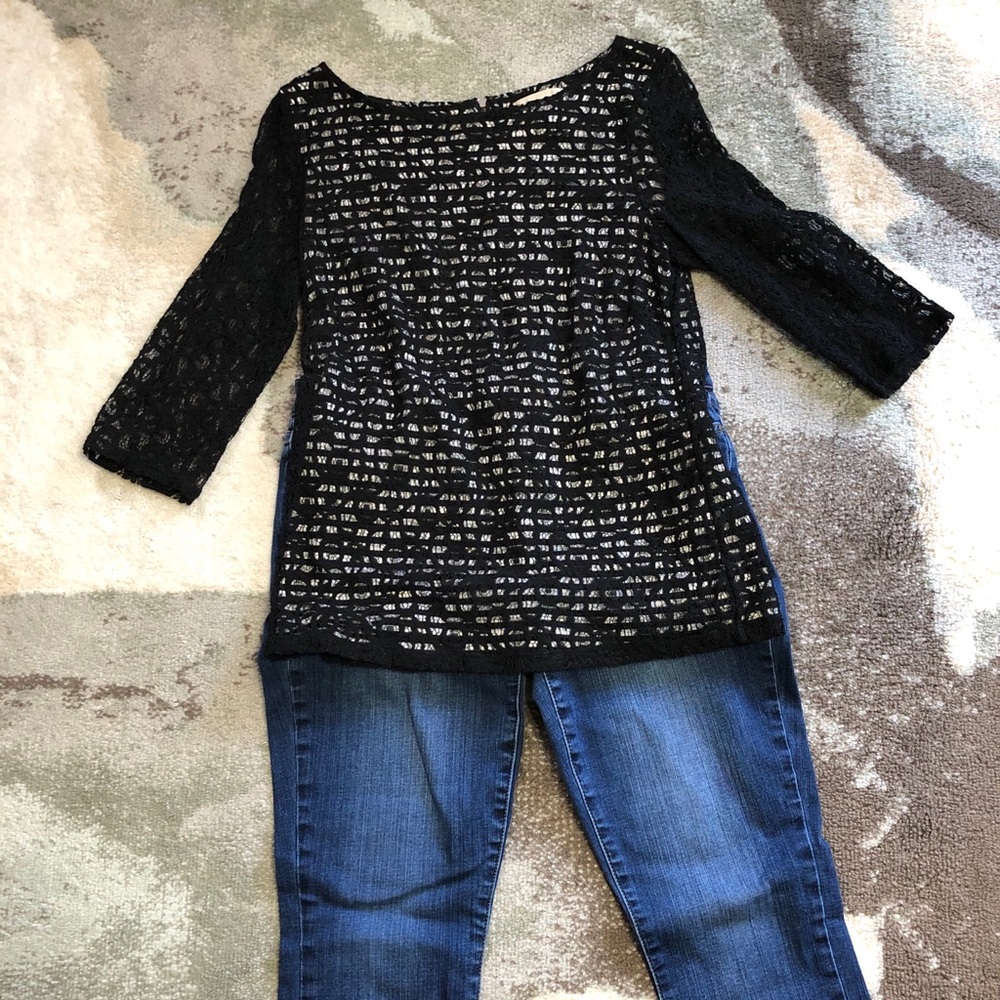 Banana Republic B&W lace top with sheer sleeves